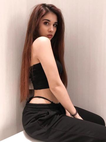 София Роскошная Брюнетка фото 3